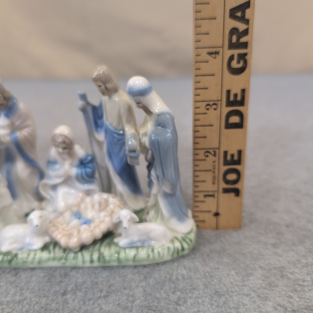 Vintage Style Blue and White Ceramic Nativity Scene Figurine Holy Family Lambs - Picture 4 of 6